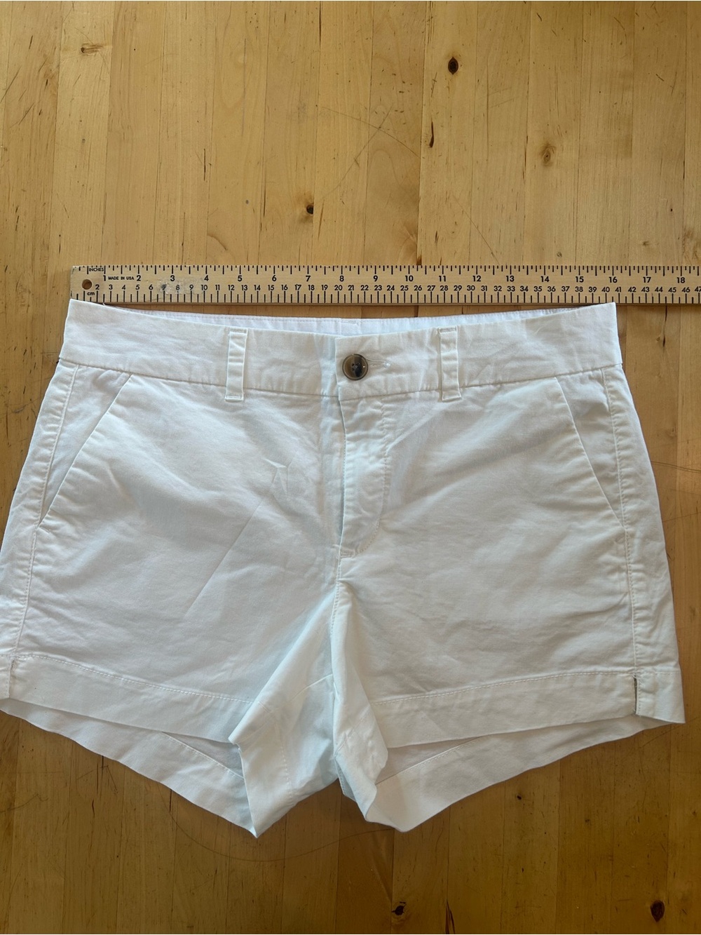 Old Navy White Everyday Chino Shorts Size 6 Mid Rise Cotton Stretch - Picture 7 of 9